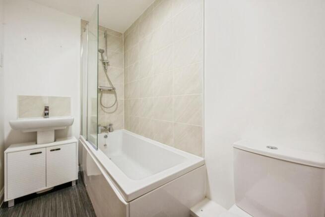 2 bed Flat for sale Image 6
