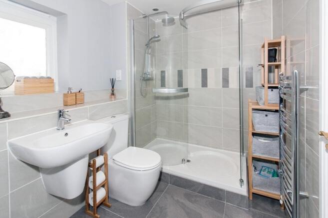 Family bathroom/shower rooom