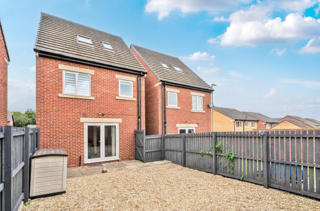 4 bed Detached for sale Image 12