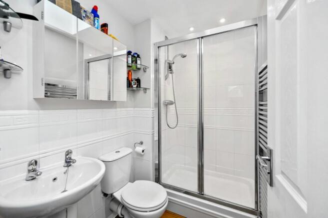 En-Suite to bed 2