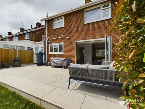 Rear Garden (5).jpg