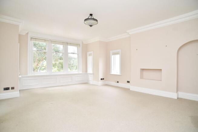 2 bed Flat for sale Image 2