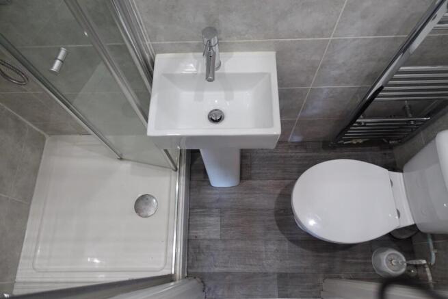 6 bed House to rent Image 11