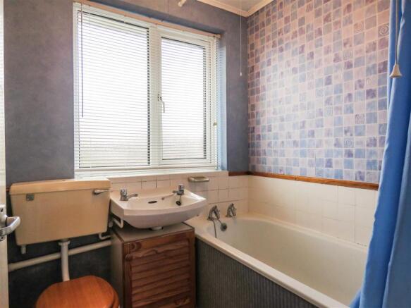 Bathroom.JPG