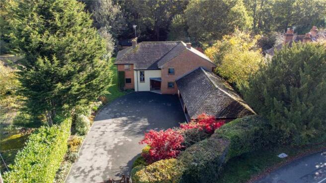 Broadlayings, Woolton Hill, Newbury, Berkshire, RG20 photo 4