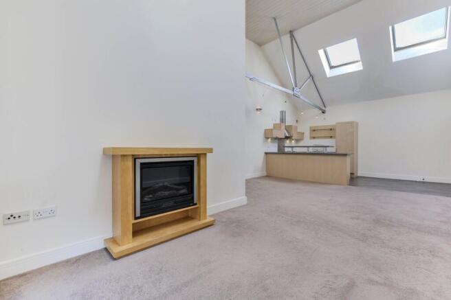 2 bed Flat for sale Image 5