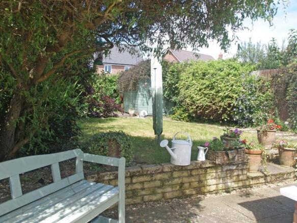 20 Worcester Road - Garden 2.jpg