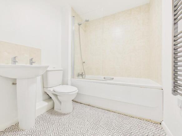 2 bed Apartment for sale Image 5