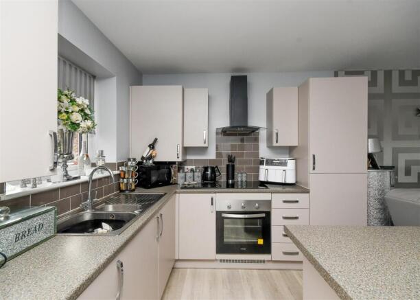 7 The Mews - Kitchen Area.jpg
