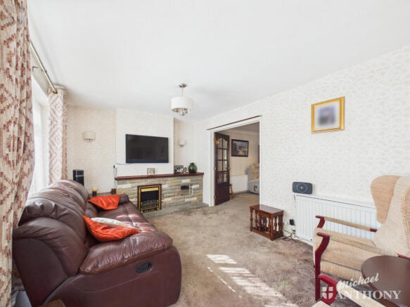 CAM03218G0-PR1150-STILL011