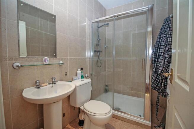 En-Suite Bedroom 1
