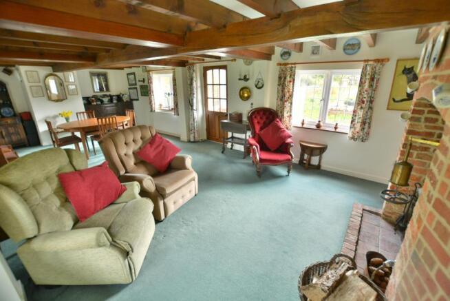 Sitting/dining room