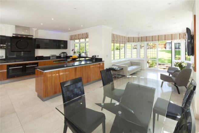 Kitchen/Breakfast Rm