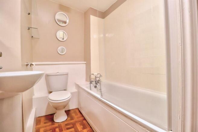 Bathroom .1.jpg
