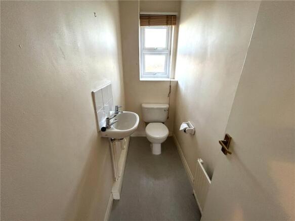 4 bed Detached to rent Image 12