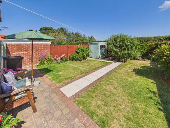 2 bed Semi-Detached Bungalow for sale Image 12