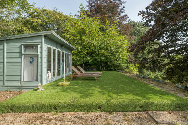 Cottage Garden Ar...