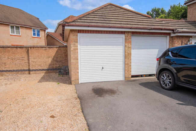 Garage & Driveway
