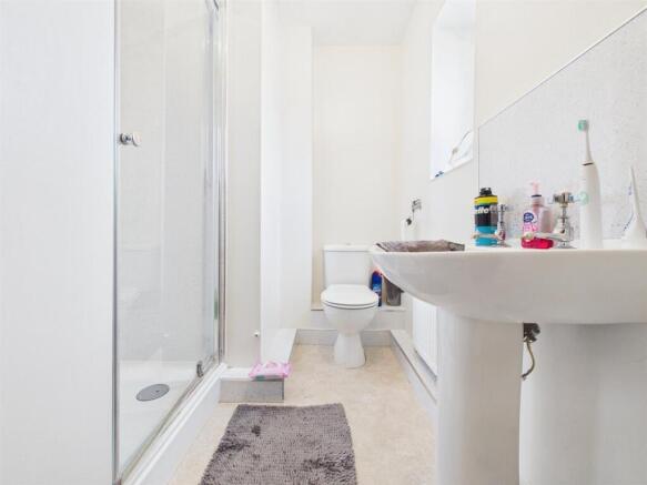 4 bed Detached for sale Image 6