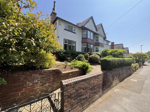 3 bed House for sale Image 9