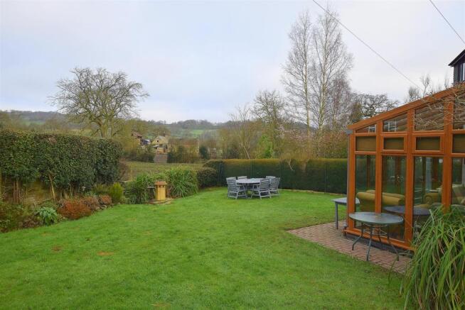 Enclosed Rear & Side Garden