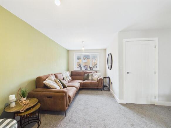 Waterside Mews, South Elmsall, Pontefract photo 3