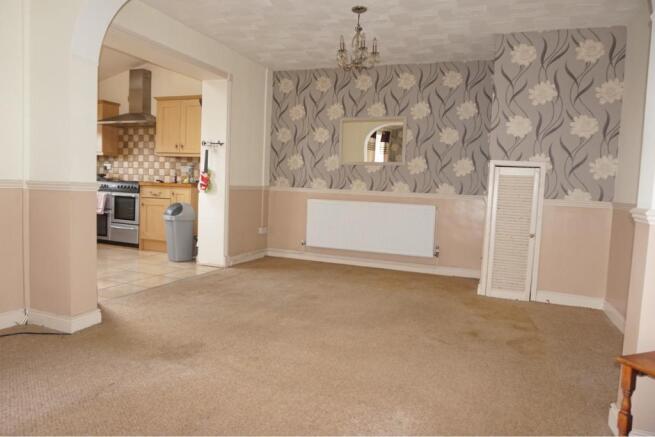 Lounge/Dining Room