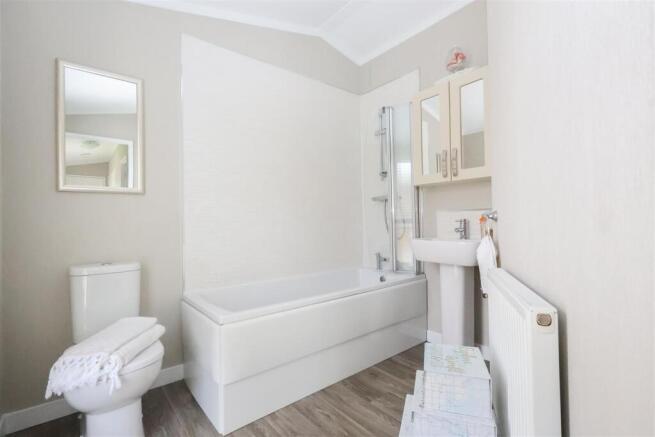 2 bed Park Home for sale Image 12