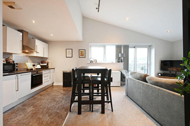 2 bed Apartment for sale Image 8
