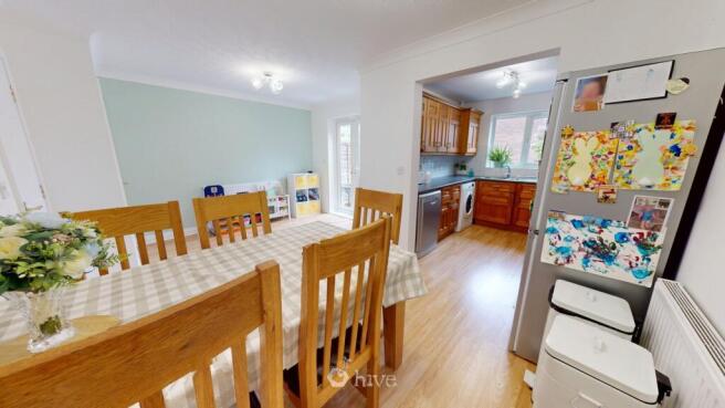 4 bed Town House for sale Image 5
