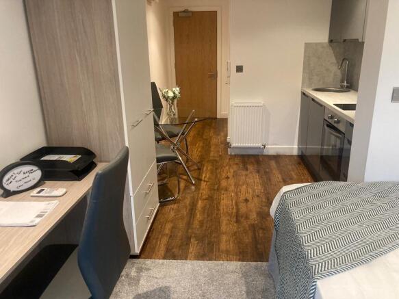 Studio to rent Image 5