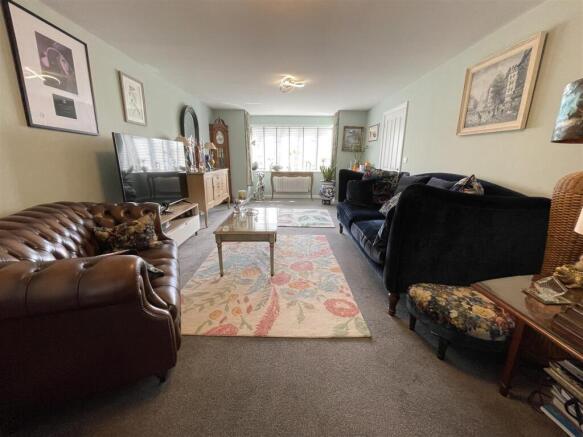 sitting room2.JPG