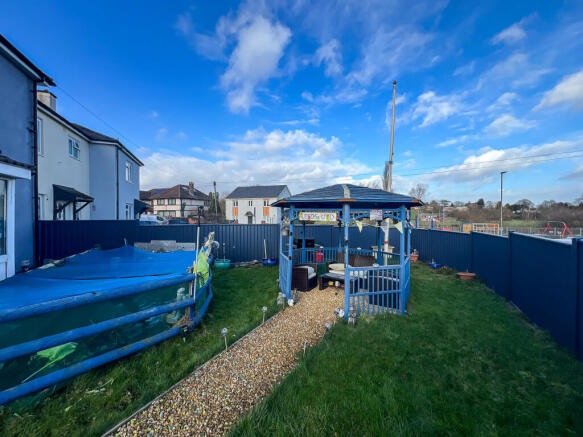 13 Lewis Smith Avenue - gardens
