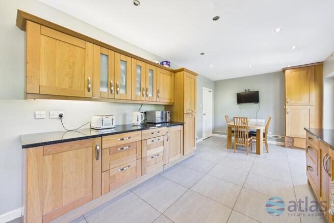 Kitchen/Dining Area