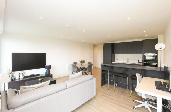 2 bed Apartment to rent Image 8
