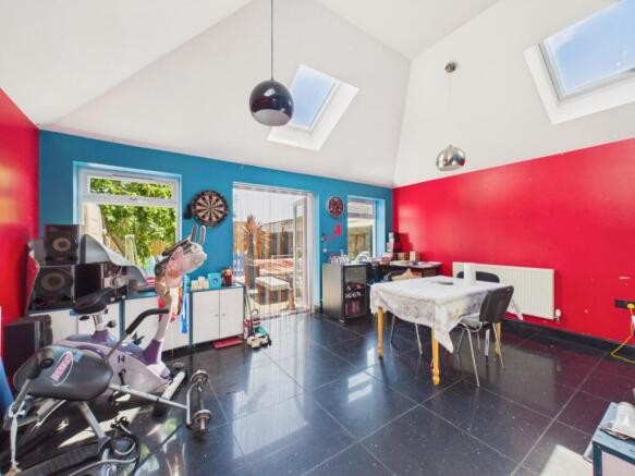5 bed Terraced for sale Image 7