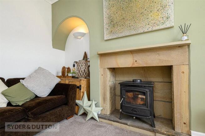 2 bed Terraced to rent Image 6