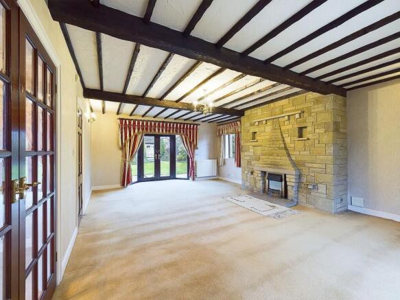 4 bed Detached to rent Image 6