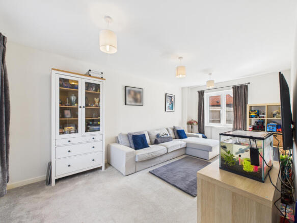 CAM02909G0-PR0479-STILL012