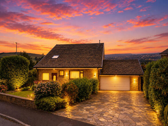4 bed Detached for sale in huddersfield