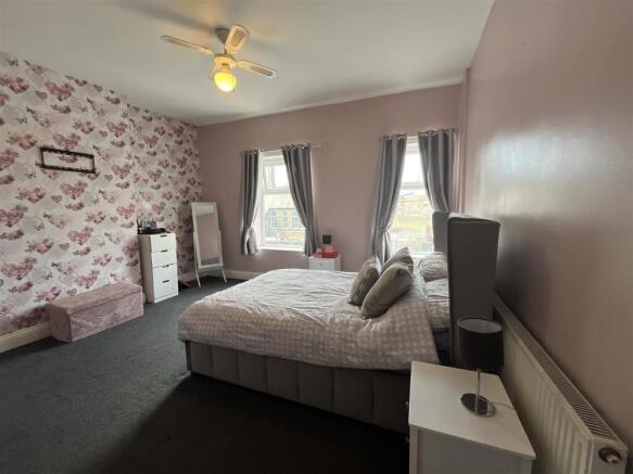 2 bed Terraced for sale Image 8