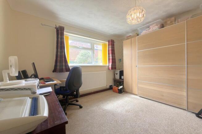 3 bed Bungalow for sale Image 9