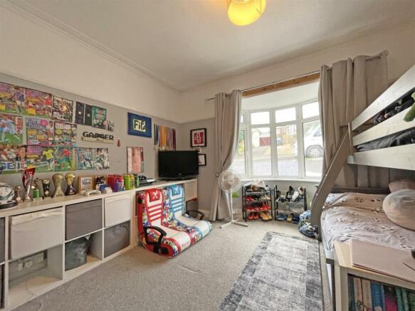 First Avenue 5 Bed 2.jpg