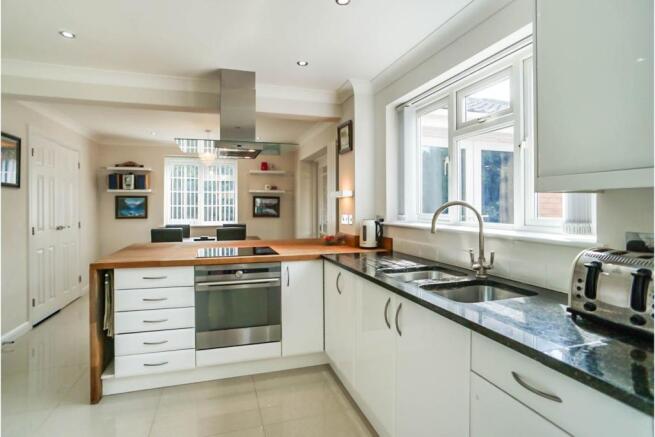 Kitchen/Breakfast