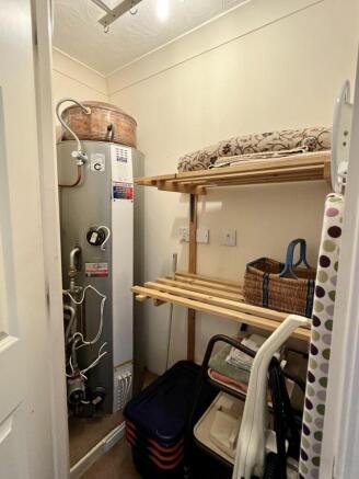 AIRING CUPBOARD