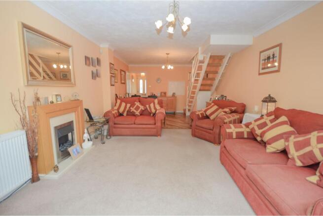 Lounge/Dining Room