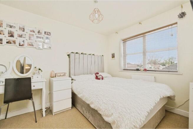 3 bed Terraced for sale Image 10