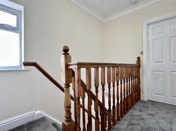 3 bed Semi-Detached for sale Image 9