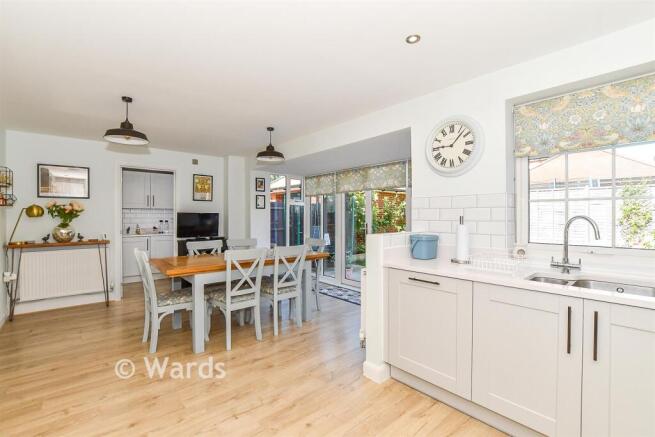 Kitchen/ Dining Room