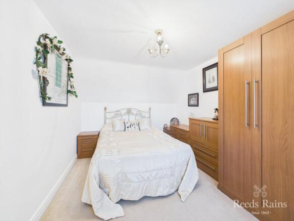 5 bed Detached for sale Image 10
